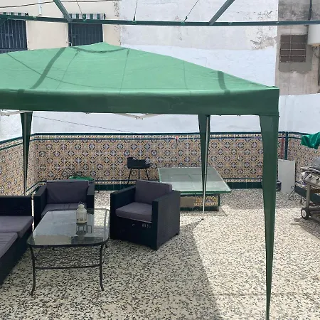 Casa Reformada Con Terraza/wifi/aire Acondicionado *