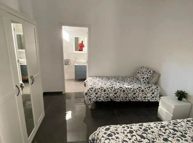 Casa Reformada Con Terraza/wifi/aire Acondicionado